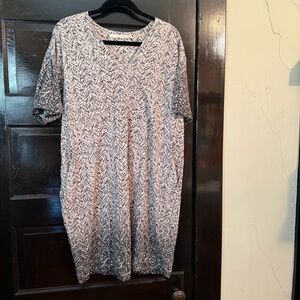 Grey State Abstract TShirt Dress